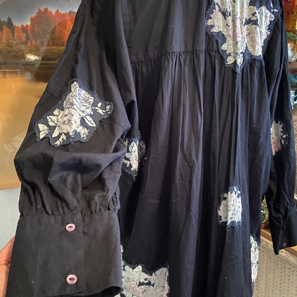 Free People Tunic Top Cottagecore Boho Floral Patch Pintuck Womens Small Black - Picture 9 of 9